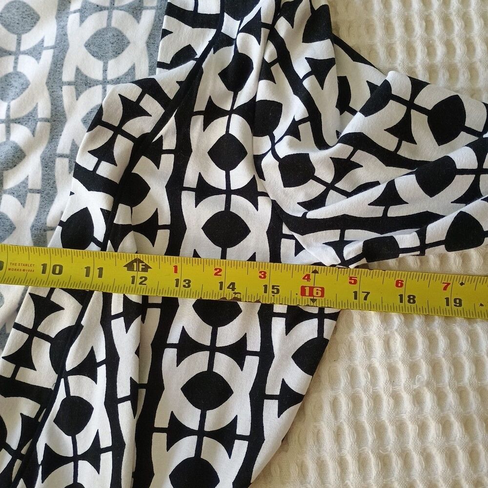BANANA REPUBLIC Wrap Dress Womens Size M Black White Geometric Long Sleeve - Picture 7 of 9